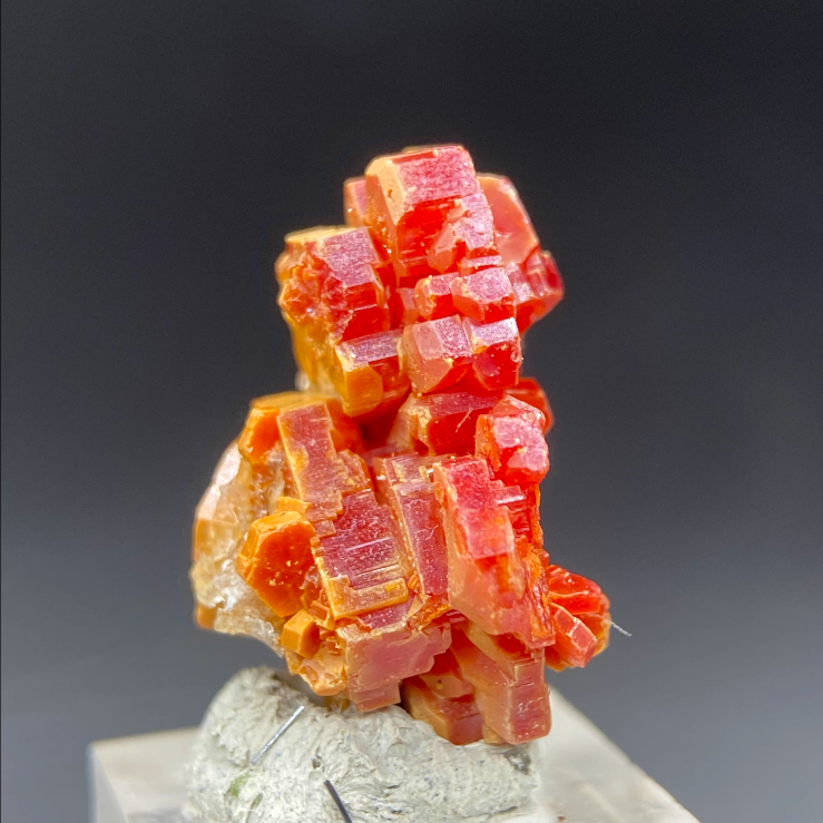 Moroccan vanadium lead ore natural mineral flamentary crystal ore specimen raw stone